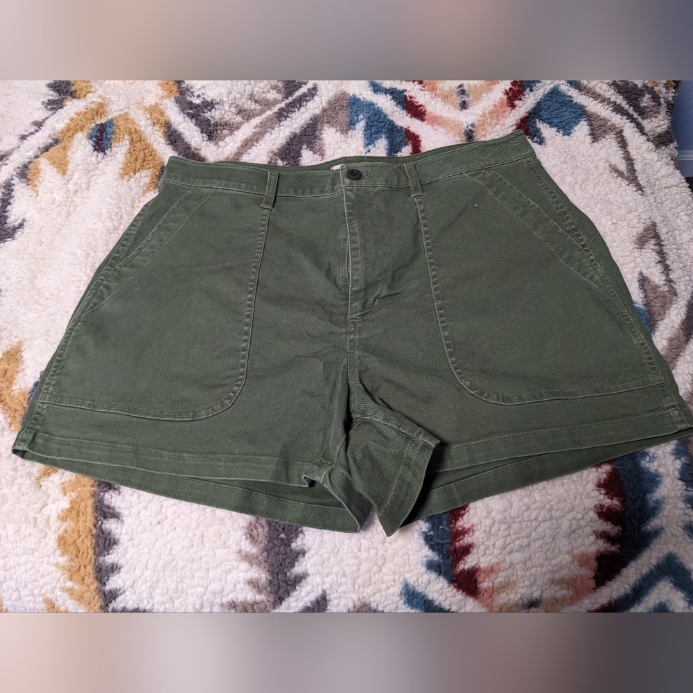 The curvy perfect fatigue short